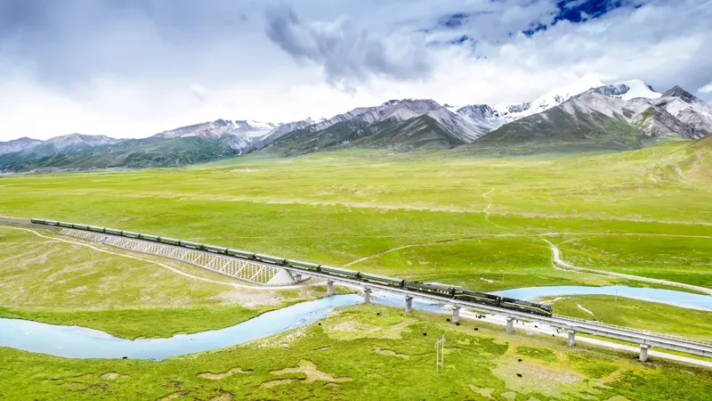 Xi'an to Lhasa Train